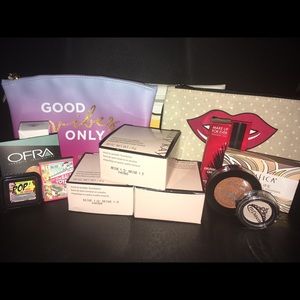 MaryKay Mineral powder foundation- beige 1.5.